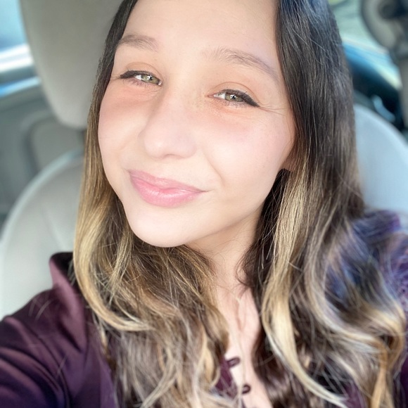 Meet your Posher, Rachel - Picture 1 of 1